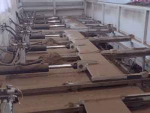 Hydraulic system for moving flors