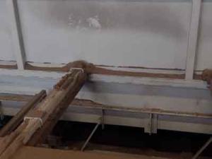 Moving floor push system